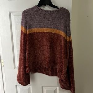 Super cute sweater, size Large! So comfy cute with jeans, skirt, etc!